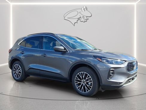 New 2024 Ford Escape SE w/ PHEV Premium Package image 2