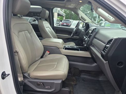 Used 2018 Ford Expedition Limited w/ Equipment Group 302A AWD/4WD image 33