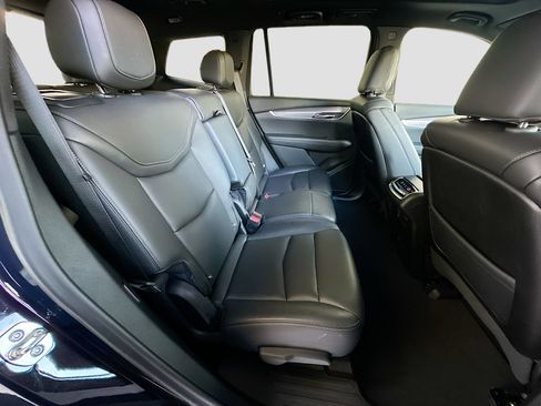 Used 2025 Cadillac XT6 Luxury image 29