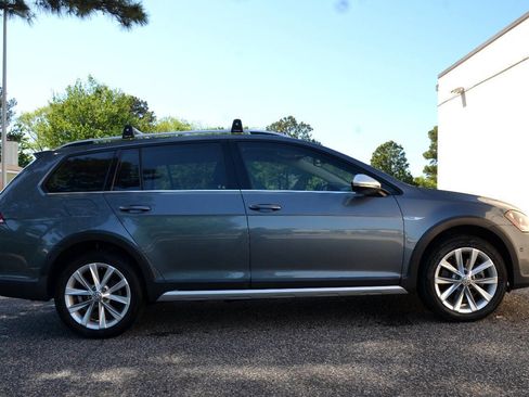 Used 2017 Volkswagen Golf Alltrack SE image 6