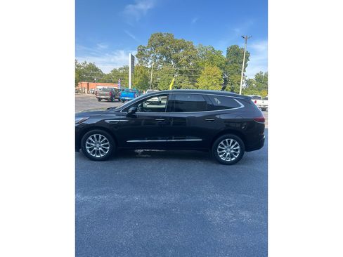 Used 2018 Buick Enclave Essence w/ Trailering Package AWD/4WD image 4