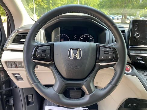 Used 2025 Honda Odyssey EX-L image 13