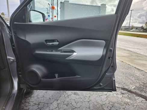 Used 2024 Nissan Kicks SR w/ SR Premium Package image 19