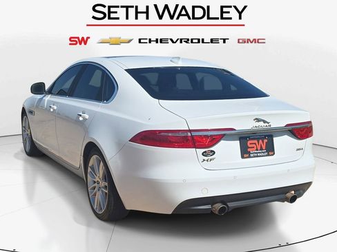 Used 2017 Jaguar XF Prestige RWD image 5
