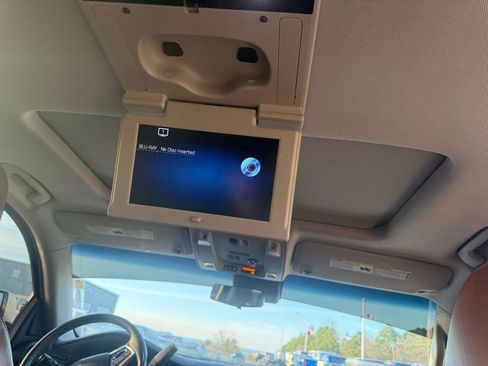 Used 2020 Cadillac Escalade Premium Luxury image 20