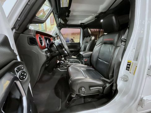 Used 2021 Jeep Wrangler Unlimited Rubicon AWD/4WD image 10