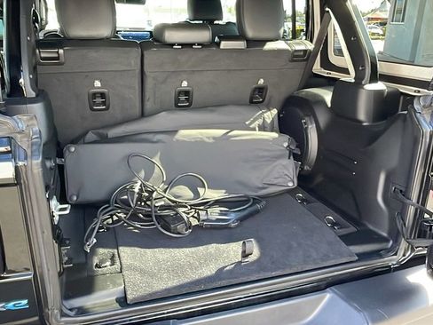 Used 2024 Jeep Wrangler Unlimited Rubicon 4xe image 36