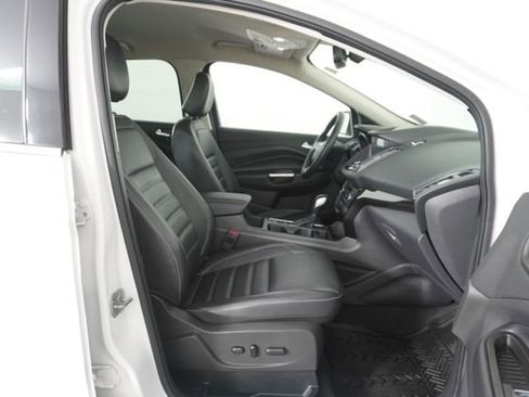 Used 2019 Ford Escape Titanium image 40