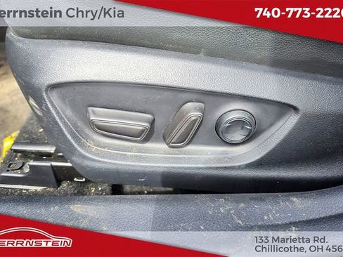 Used 2022 Toyota Camry XSE image 16