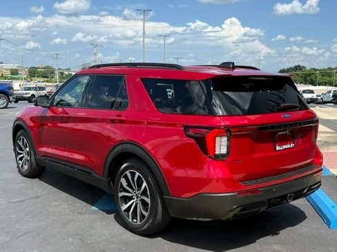Certified 2025 Ford Explorer ST-Line w/ Premium Package RWD image 5