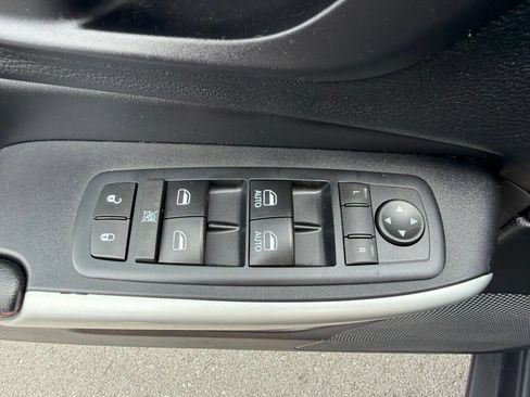 Used 2017 Jeep Cherokee Trailhawk w/ Comfort/Convenience Group AWD/4WD image 26