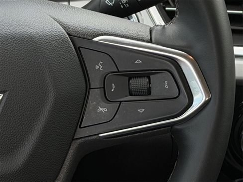 Certified 2025 Chevrolet Trax LT w/ LT Convenience Package image 15