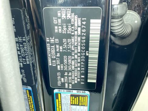 Used 2025 Kia Telluride EX w/ EX Captain's Chair Package image 39