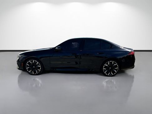 Used 2025 BMW 530i w/ M Sport Package RWD image 6
