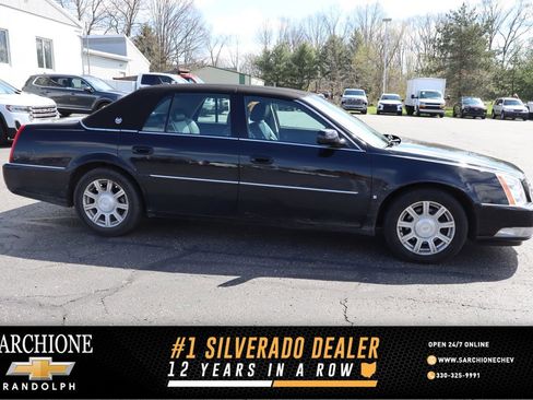 Used 2008 Cadillac DTS image 1