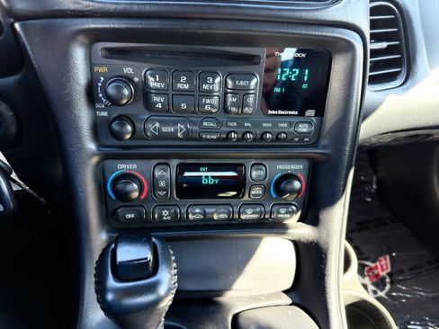 Used 2001 Chevrolet Corvette Convertible w/ Preferred Equipment Group2 image 24