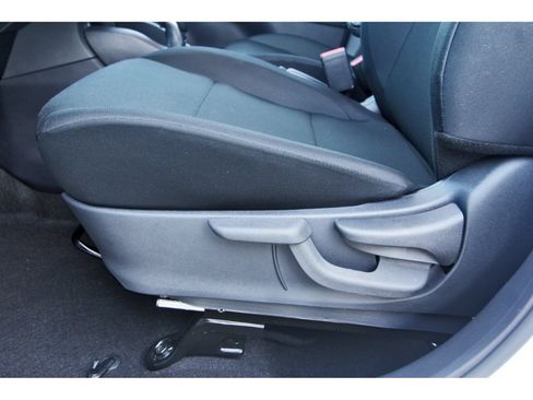 Certified 2025 Nissan Kicks Play S FWD image 29