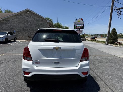Used 2017 Chevrolet Trax LS FWD image 6