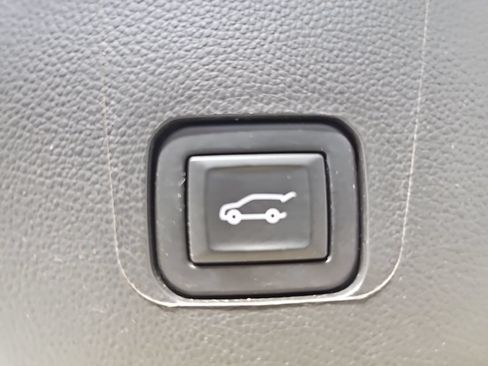 Certified 2023 Chevrolet Traverse LT AWD/4WD image 19