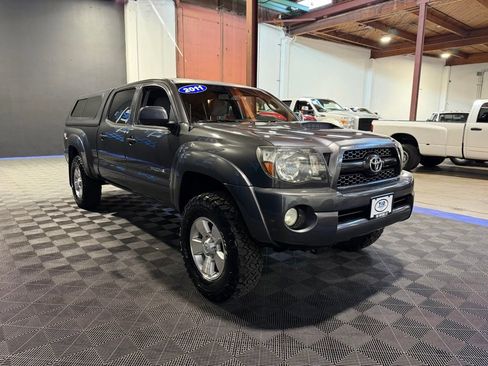 Used 2011 Toyota Tacoma 4x4 Double Cab w/ TRD Sport Pkg w/JBL Audio image 6