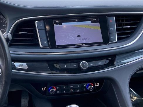 Used 2018 Buick Enclave Premium w/ Experience Buick Package FWD image 7