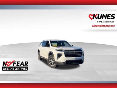Used 2024 Chevrolet Traverse LT