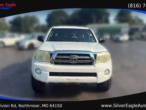 Used 2010 Toyota Tacoma PreRunner RWD image 8