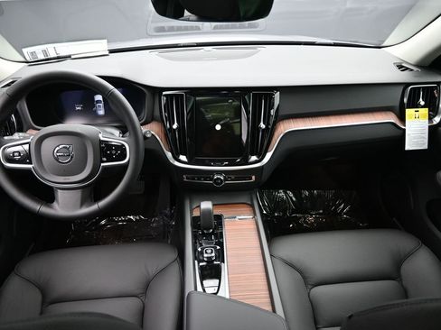 New 2026 Volvo V60 B5 Cross Country Plus w/ Climate Package AWD/4WD image 19