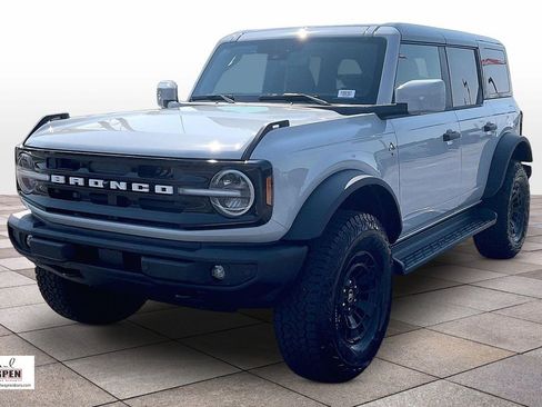 New 2026 Ford Bronco Outer Banks w/ Sasquatch Package AWD/4WD image 2