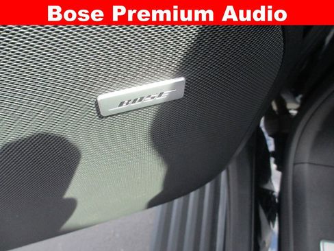 Used 2025 Chevrolet Suburban High Country AWD/4WD image 21