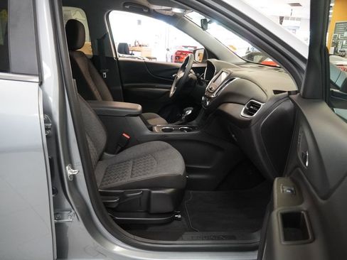 Certified 2024 Chevrolet Equinox LT FWD image 10