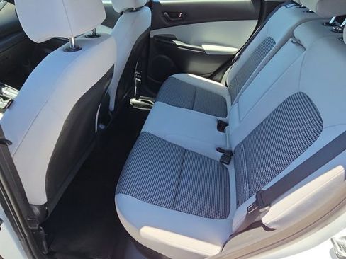 Used 2023 Hyundai Kona SE FWD image 13