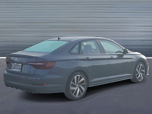 Used 2019 Volkswagen Jetta GLI image 3