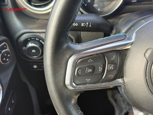 Used 2022 Jeep Wrangler Unlimited Rubicon 4xe AWD/4WD image 21