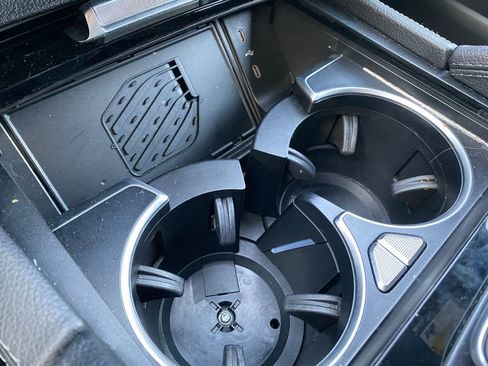 Used 2024 Mercedes-Benz GLE 450e 4MATIC image 23