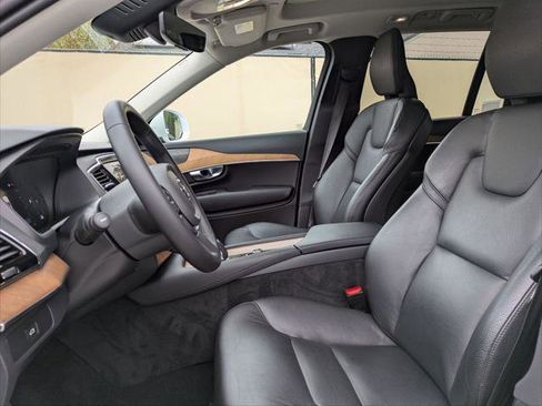 Used 2023 Volvo XC90 B6 Plus w/ Protection Package Premier image 18