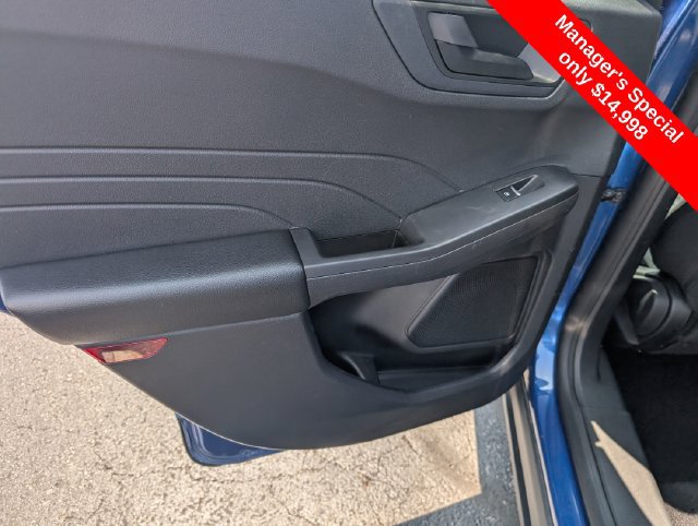 Used 2022 Ford Escape SE w/ Cold Weather Package FWD image 10