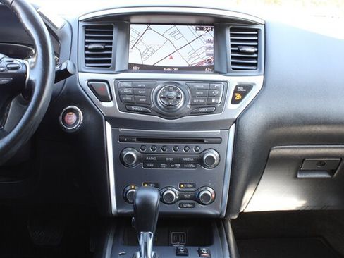 Used 2020 Nissan Pathfinder SL AWD/4WD image 24