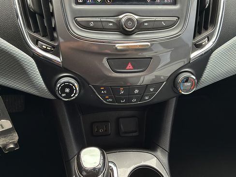 Used 2019 Chevrolet Cruze LS w/ LS Convenience Package FWD image 21