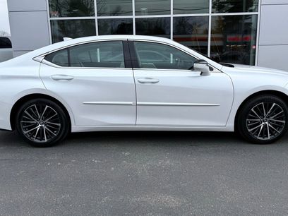 Used 2025 Lexus ES 350 w/ Premium Package