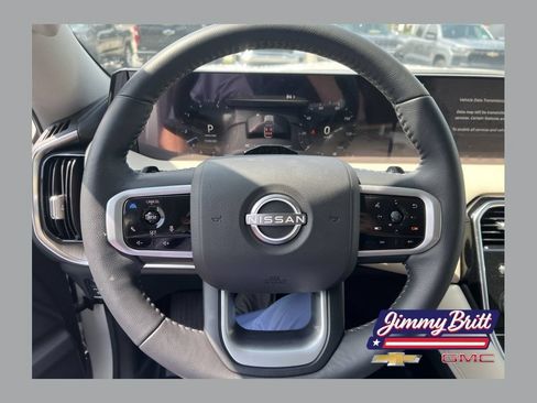 Used 2025 Nissan Armada Platinum w/ Convenience Package AWD/4WD image 1