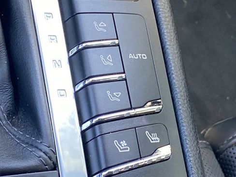 Used 2017 Porsche Macan AWD/4WD image 27