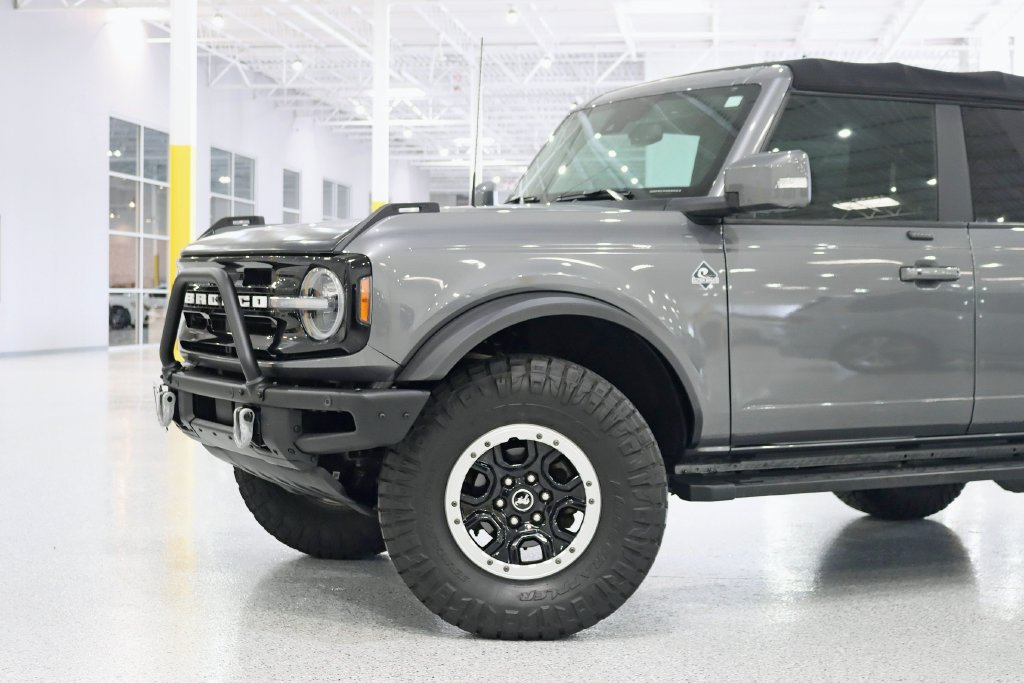 Used 2021 Ford Bronco Outer Banks w/ Sasquatch Package AWD/4WD image 2