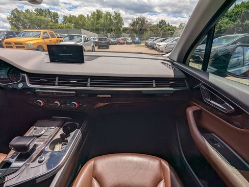 Used 2017 Audi Q7 3.0T Premium AWD/4WD image 18