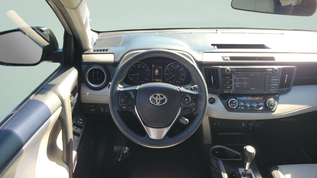 Used 2018 Toyota RAV4 XLE FWD image 11