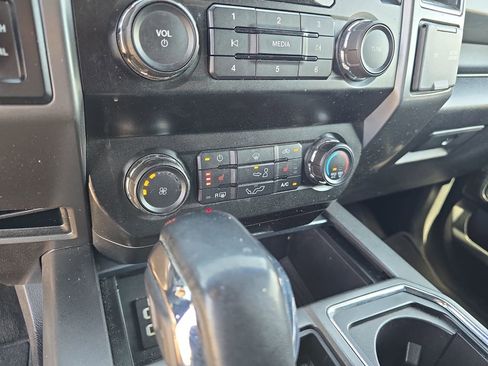 Used 2019 Ford F150 XLT w/ Equipment Group 302A Luxury AWD/4WD image 24