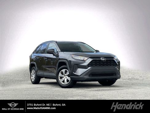 Used 2019 Toyota RAV4 LE image 1