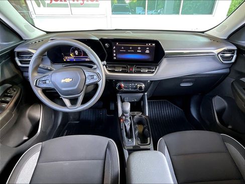 Used 2024 Chevrolet TrailBlazer LT FWD image 7