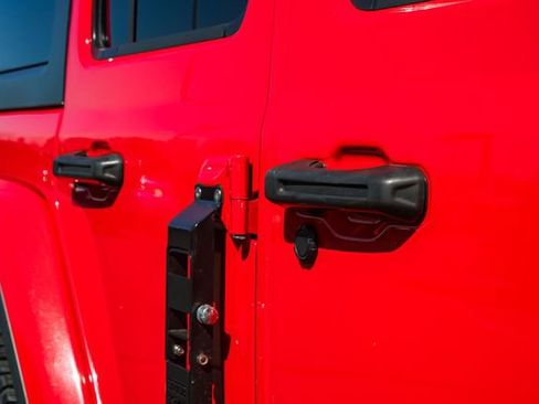 Used 2021 Jeep Wrangler Unlimited Sahara image 22