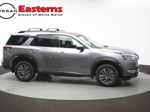 Used 2022 Nissan Pathfinder SV AWD/4WD image 43